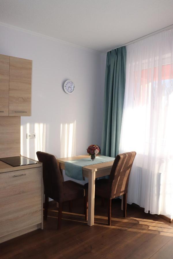 Liget Apartmanhaz Kehidakustany Exterior photo